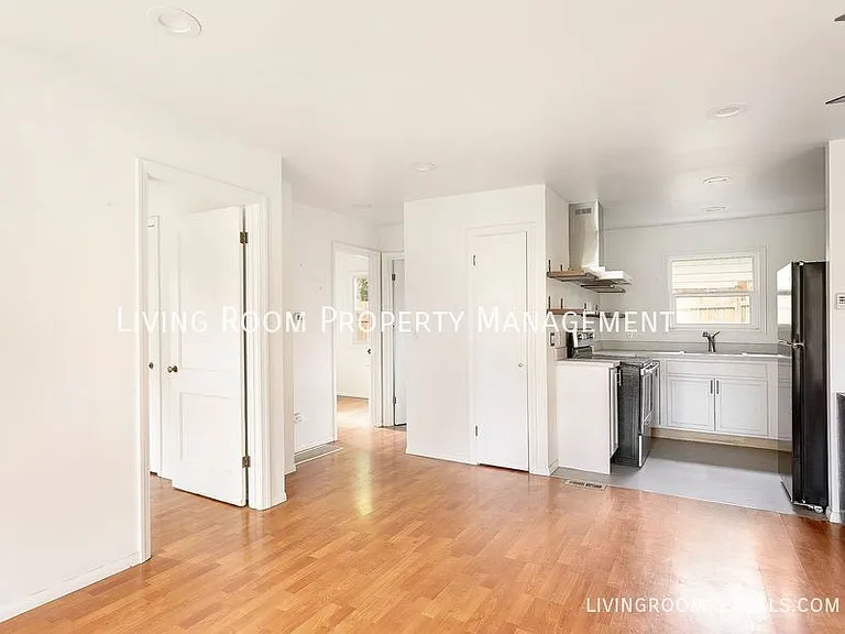 4642 NE Emerson St — Photo 6