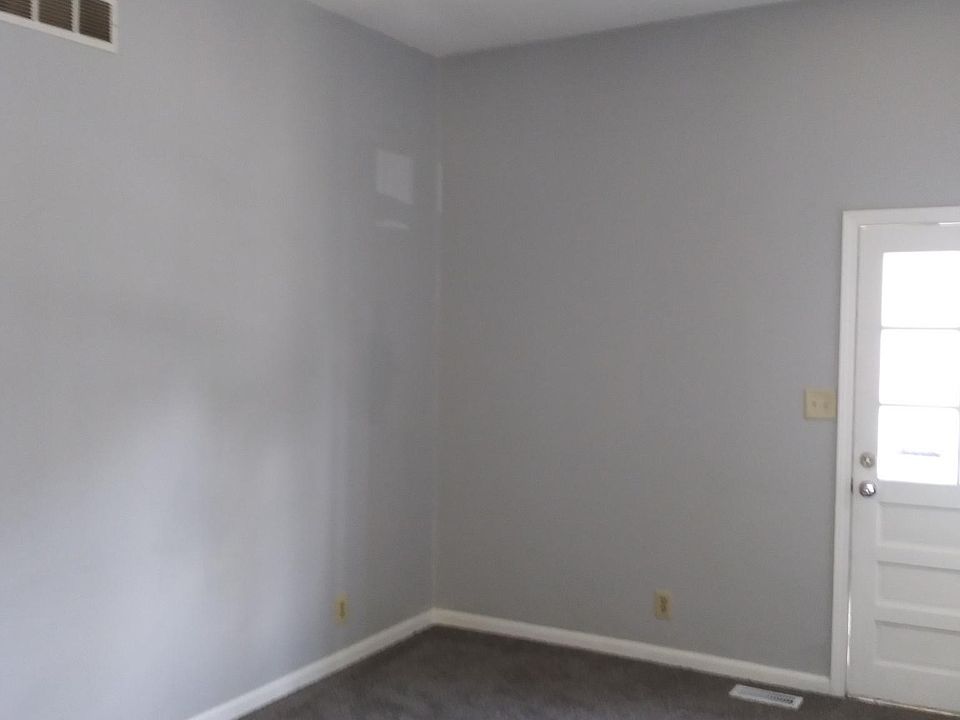2nd image of 654 S Noble St
