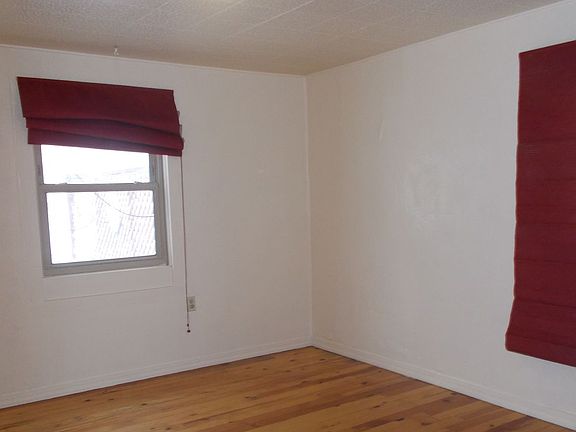 5th image of 398 S Pearl St #A