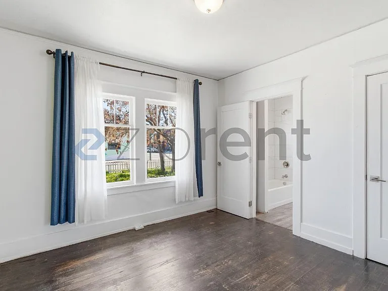 423 Mill St #423 MILL ST — Photo 12