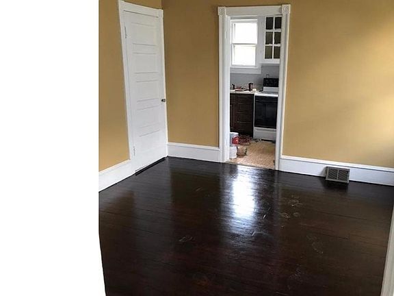 5th image of 37 Carroll Ave