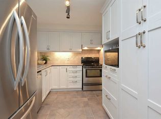 9 Avonmore St #9, Brampton, ON L6W2S5