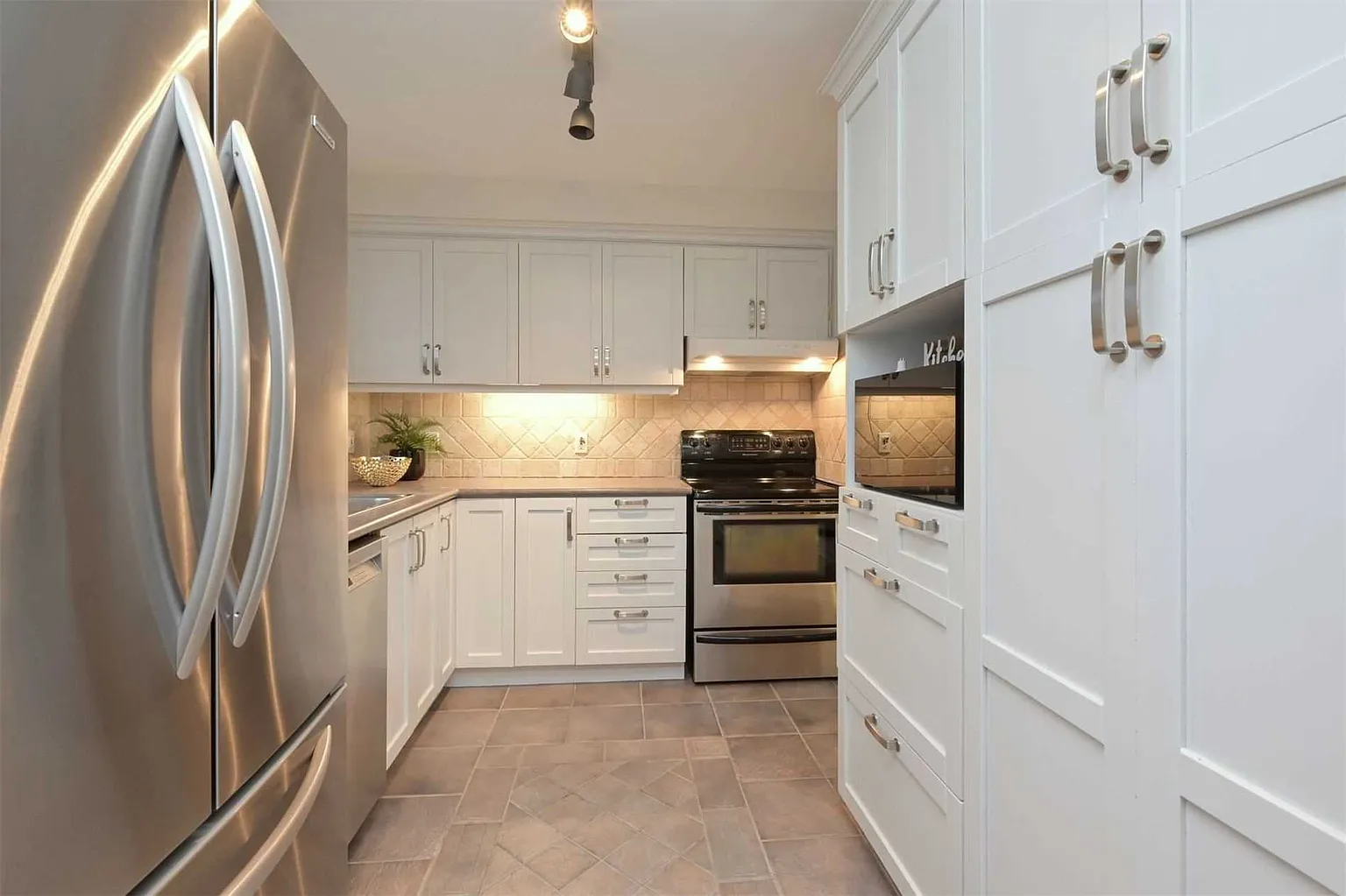 9 Avonmore St #9 photo 1