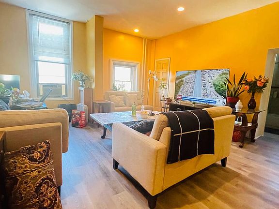 4th image of 257 Warburton Ave APT 1