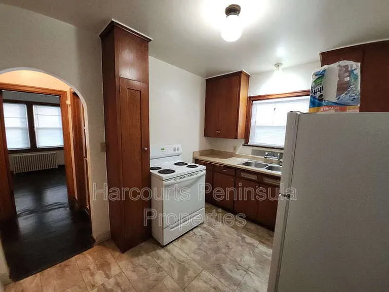 949 Washington Ave #A — Photo 6