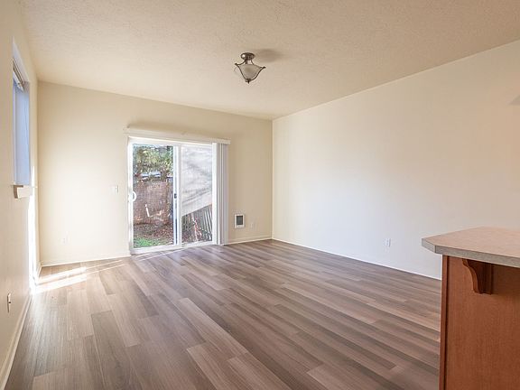 4th image of 5708-10 SE Gladstone St #5708