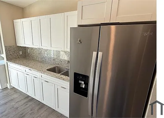 3 bed, 1140 sqft, $2,500 — Photo 2