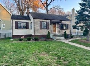26 Commonwealth Rd, Kenilworth, NJ 07033