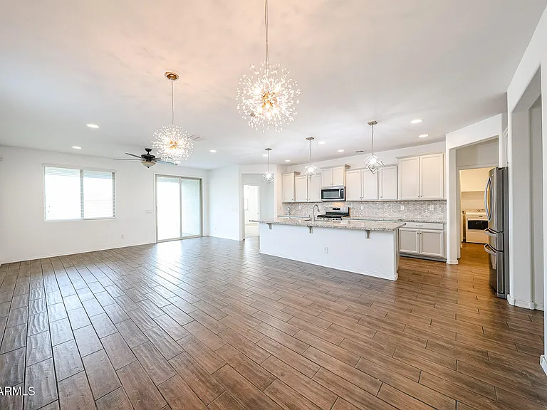 2306 E Branham Ln — Photo 8