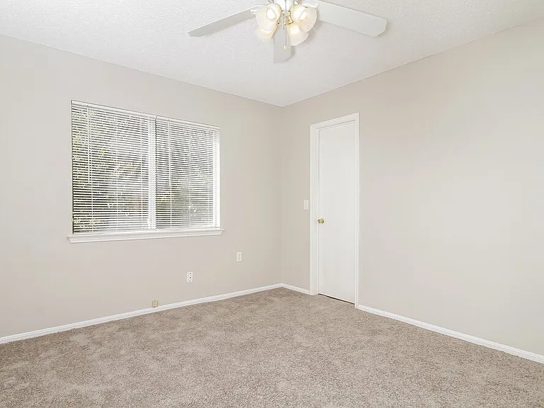 6803 Highland Blfs — Photo 10