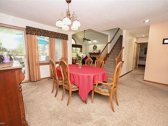 5th image of 70 Douglas Ct #35