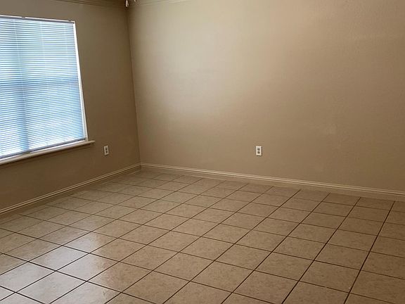 3rd image of 124 Blue Dr