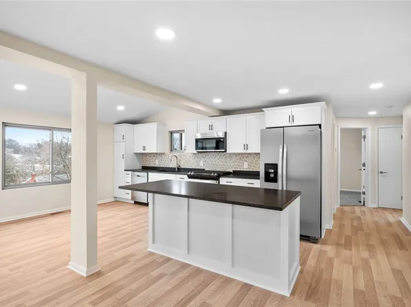 26 Seneca Rd, Pittsburgh, PA 15241