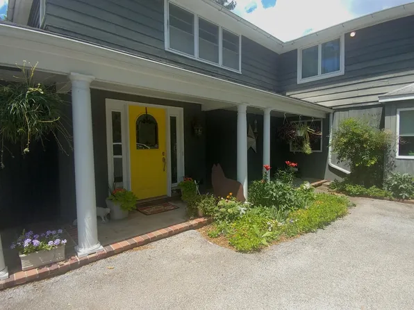 97 Ring Rd, Chadds Ford, PA 19317