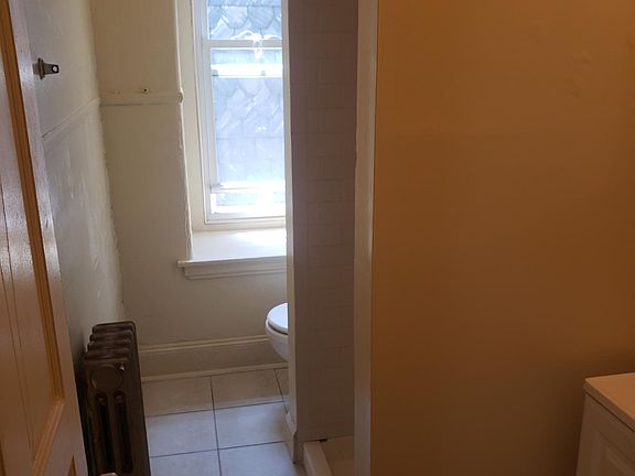 4th image of 471 Lyceum Ave APT 3