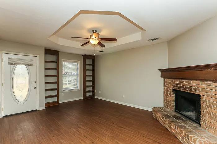 3 bed, 2.0 bath, 1308 sqft, $1,775 — Photo 3