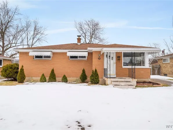 17 Alberta Dr, Amherst, NY 14226
