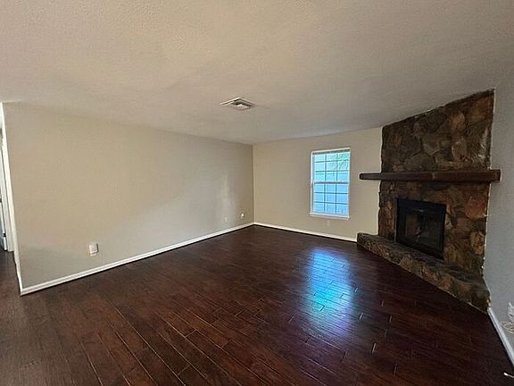 4th image of 404 Belmont St