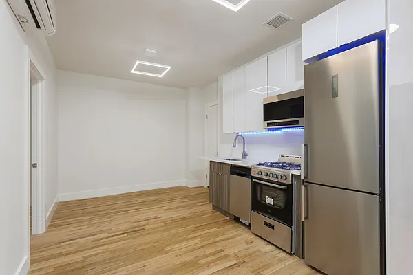 Rented by Sterling Holdings | media 18