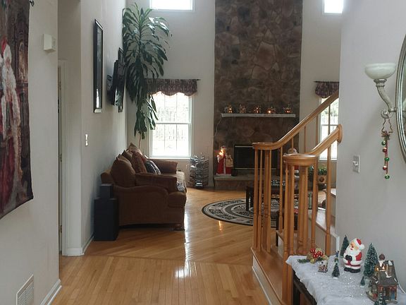 2 story foyer