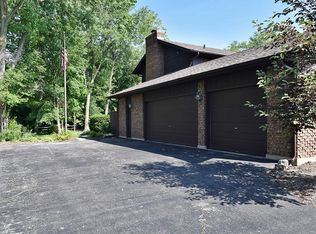 98 Highgate Crse, St Charles, IL 60174