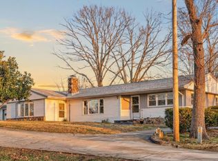 202 Cardinal Rd, Forsyth, MO 65653