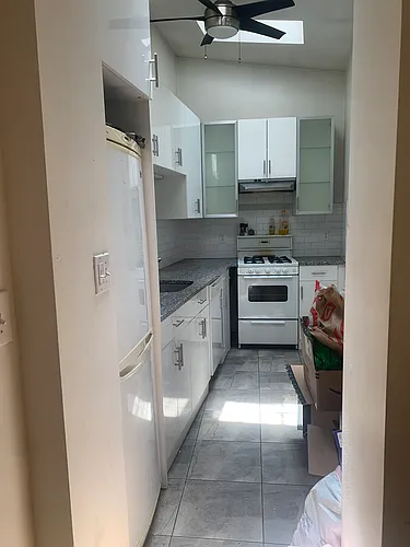 10 Wiget St Photo 1