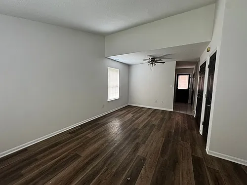 1500 W Worley Photo 1