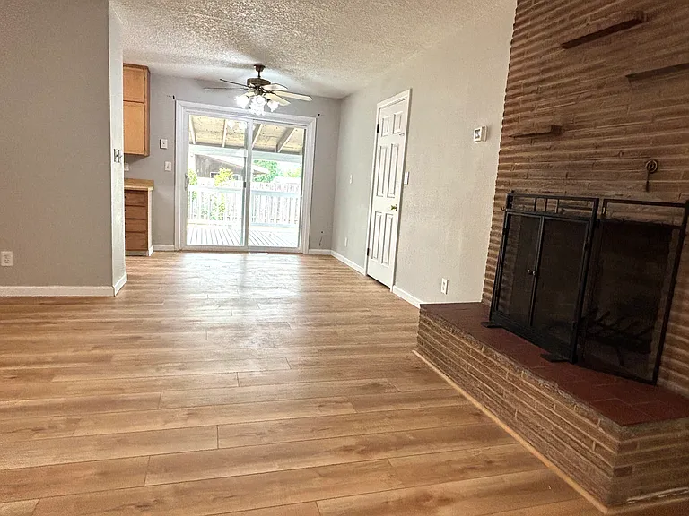 11595 SW Allen Blvd — Photo 4