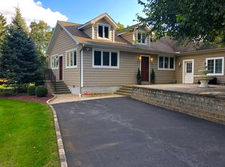 10 Hilltop Rd, Katonah, NY 10536