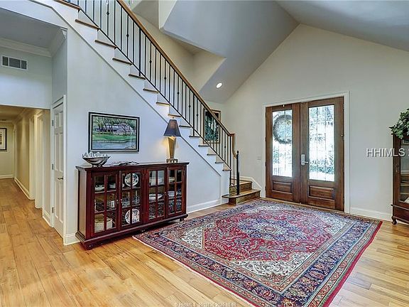 3rd image of 18 Turnberry Ln