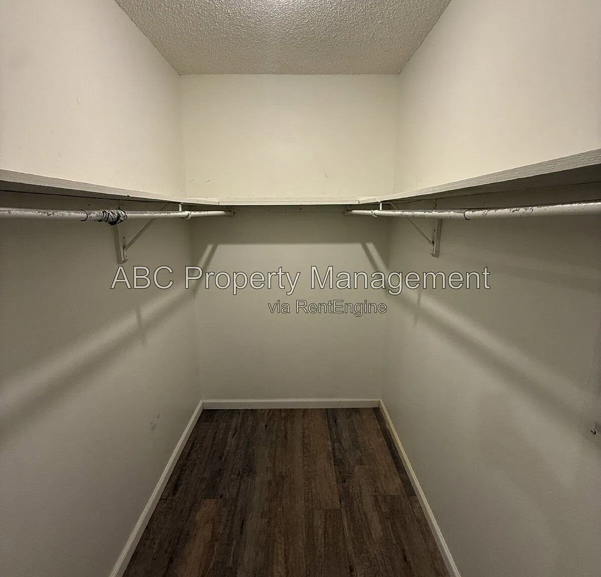 2 bed, 1.0 bath, 1128 sqft, $1,200 — Photo 1