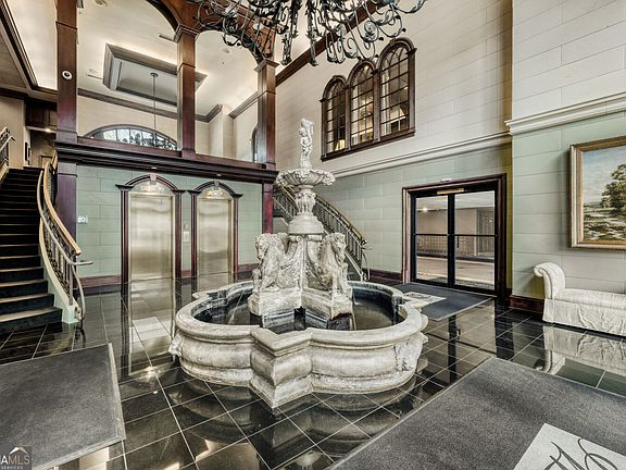 3rd image of 3334 Peachtree Rd NE APT 1208