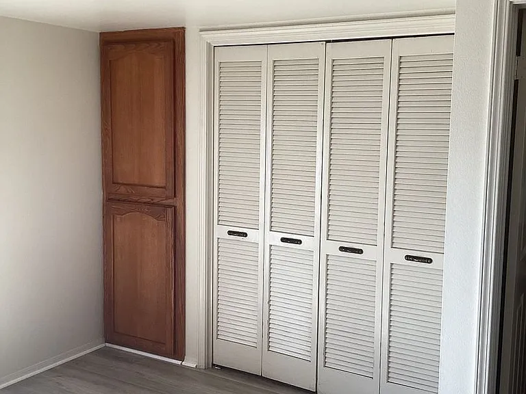 425-431 N Tiffany Dr — Photo 10