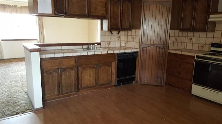 2nd image of 9138 5th Ave