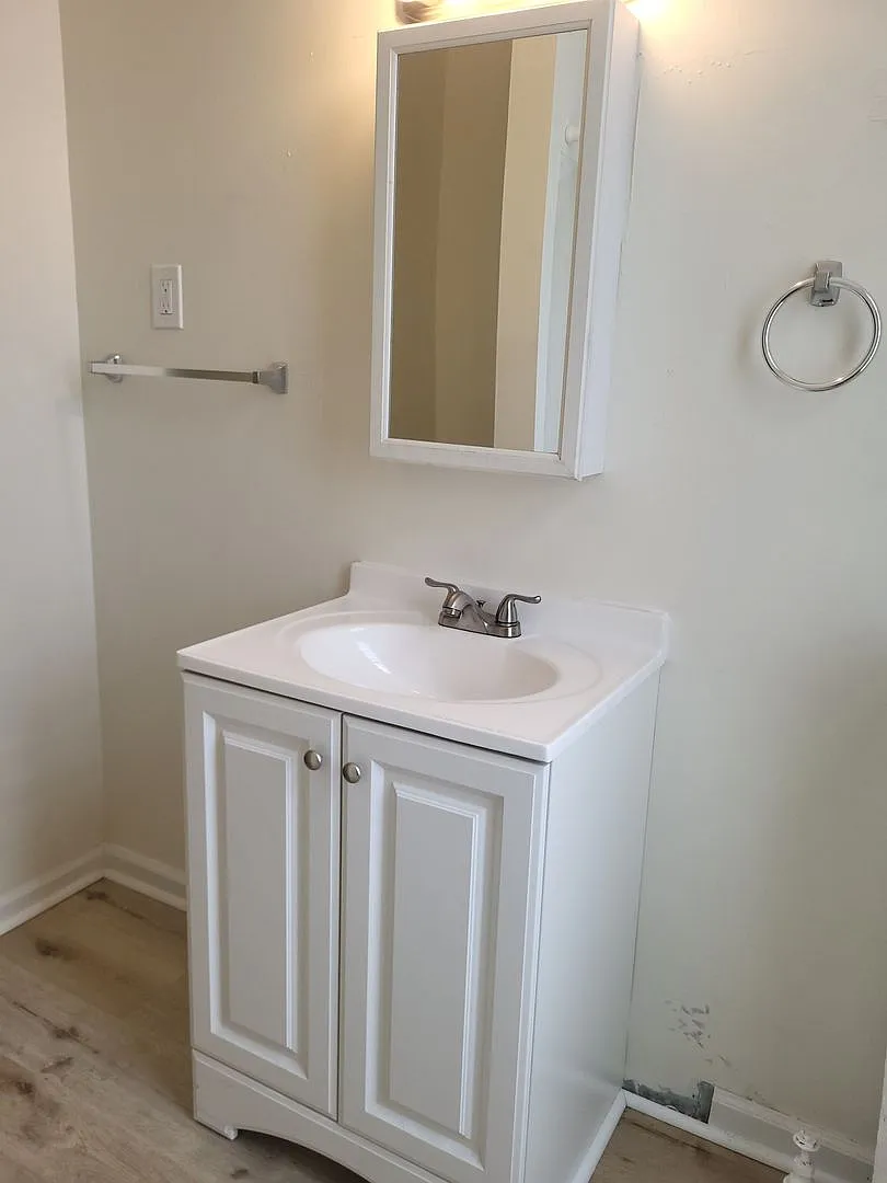 225 Park Avenue — Photo 3