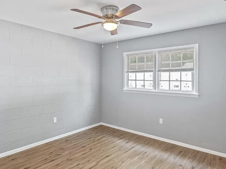 125 Honeysuckle Ln — Photo 14