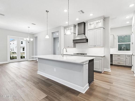 3rd image of 79 SEABROOK VILLAGE Avenue
