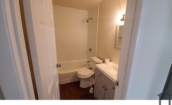 5th image of 4509 Holman Ln