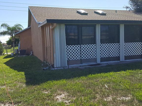 3rd image of 2117 SW Cameo Blvd