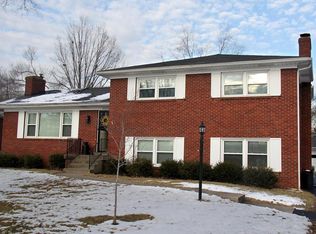 2413 Rudy Ln, Windy Hills, KY 40207