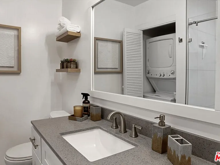 7300 Franklin Ave #346 — Photo 17