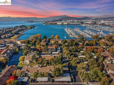 143 Marina Lakes Dr, Richmond, CA, 94804