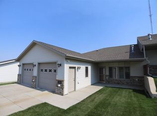 1719 Foothills Rd SW, Minot, ND 58701
