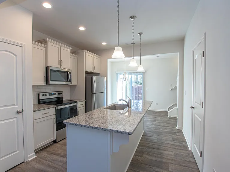 13823 Clayborn St — Photo 4