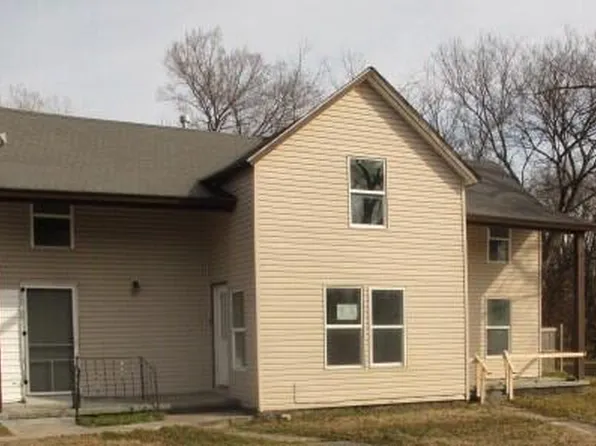 102 N Elm St, Wyandotte, OK 74370