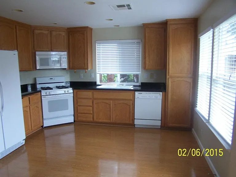 2314 Halsey Cir — Photo 7
