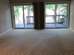 301 Harbor Heights Dr APT 2B, Lexington, SC 29072