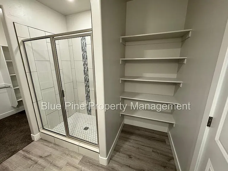 2824 E Brooklyn St — Photo 16