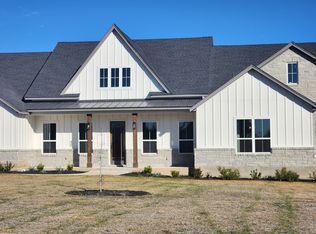 312 Spicewood Trails Dr, Spicewood, TX 78669